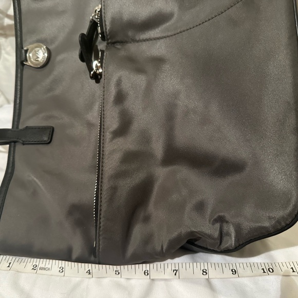 Michael Kors Designer Medium Gray Nylon Shoudler Tote Handbag W/ Outer Pockets - Picture 12 of 13